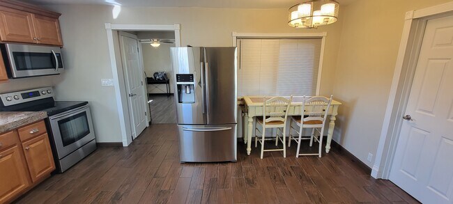 KITCH FACING LR - 212 S Main St