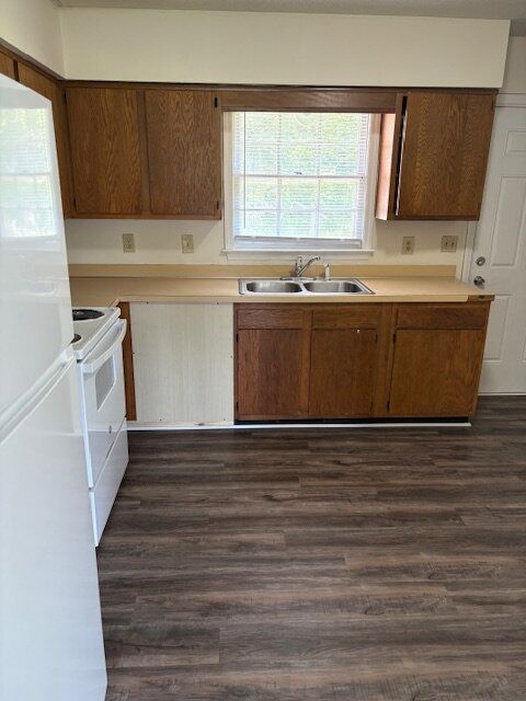 Building Photo - 301 Alice Dr