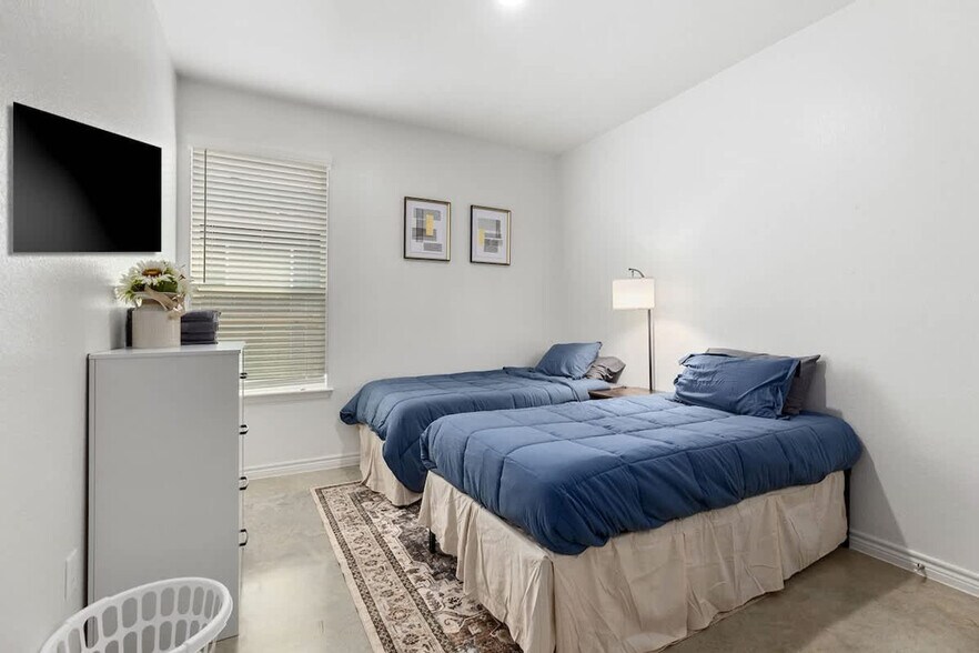 Building Photo - 101 S 50th St