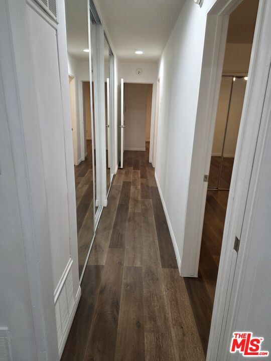 Building Photo - 1833 N Edgemont St