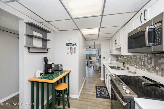 Building Photo - 500 Palm Springs Blvd