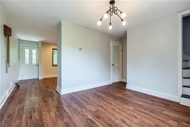 Building Photo - 515 56th St
