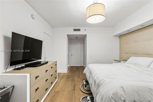 Building Photo - 450 Alton Rd