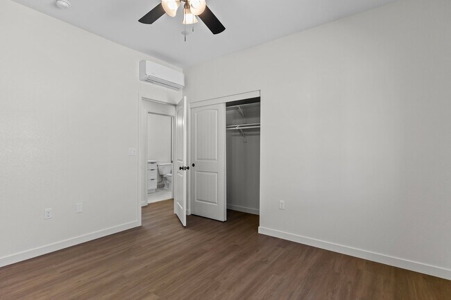 Building Photo - 17481 Granada Dr