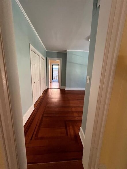 Building Photo - 16 Bull St