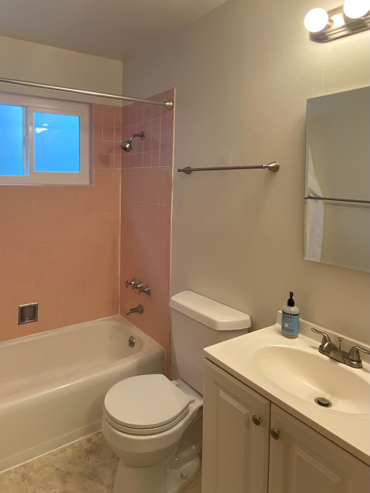 Bath rm - 659 Hillsborough St