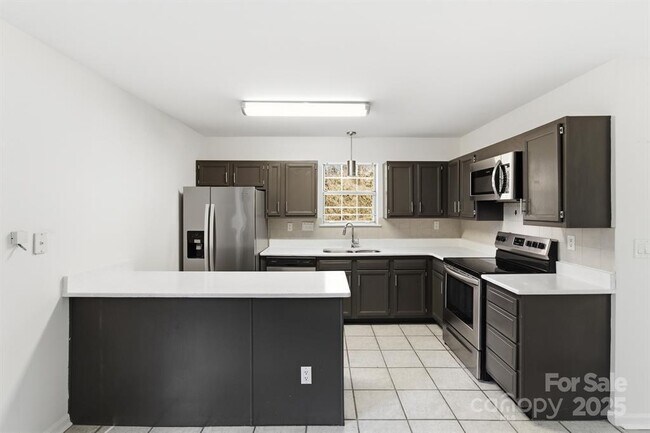 Building Photo - 6113 Windsor Gate Ln