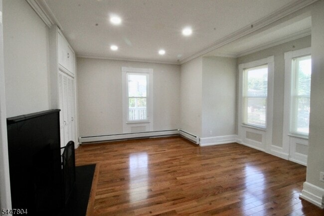 Building Photo - 238 Claremont Ave