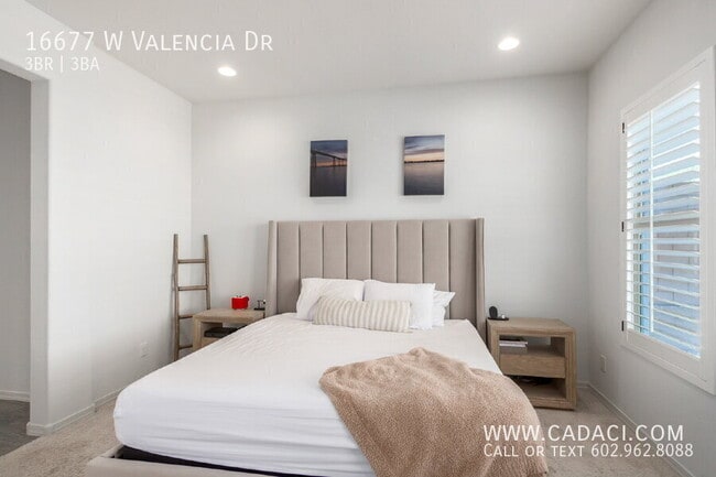 Building Photo - 16677 W Valencia Dr