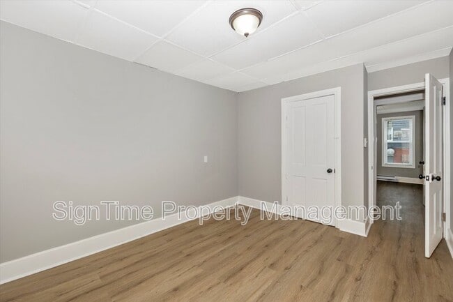 Building Photo - 114 N Conococheague St
