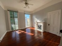 Building Photo - Top floor unit in the heart of Garden District!