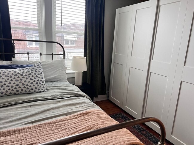 Building Photo - Charming Reynolds Ave Rental – Spacious Yard, Stylish Kitchen, Great Location