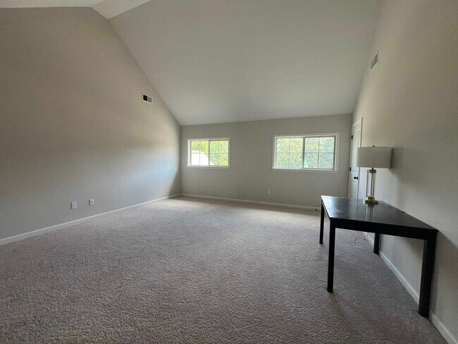 Building Photo - 10012 Adagio Cv