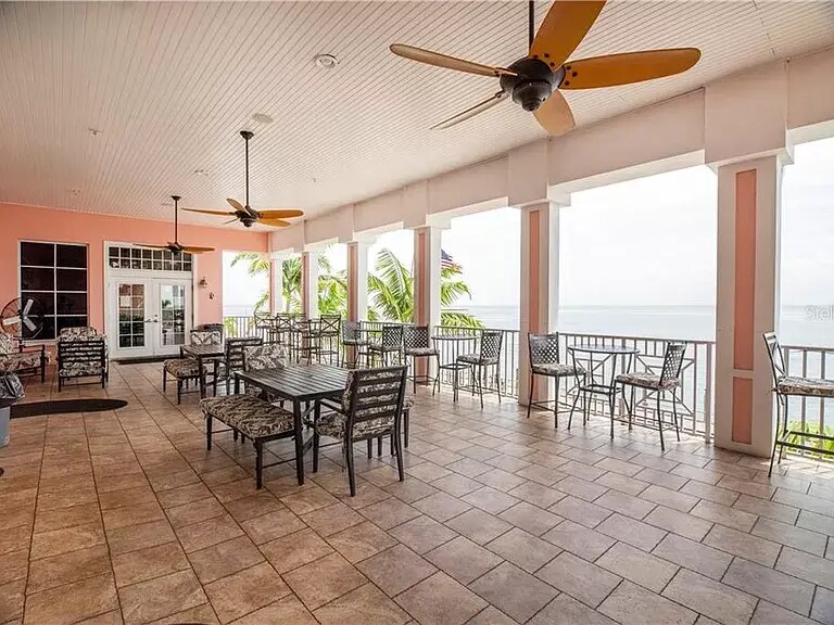 Building Photo - 3743 Pompano Dr SE