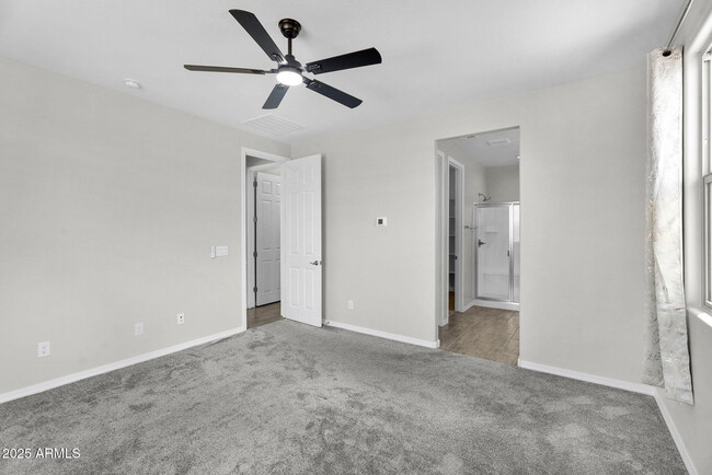 Building Photo - 18570 W Honeysuckle Dr