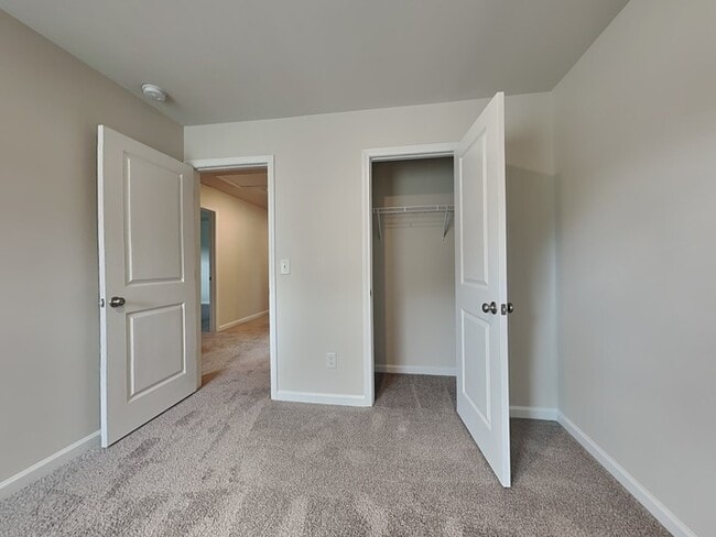 Building Photo - 118 Bent Holly Dr