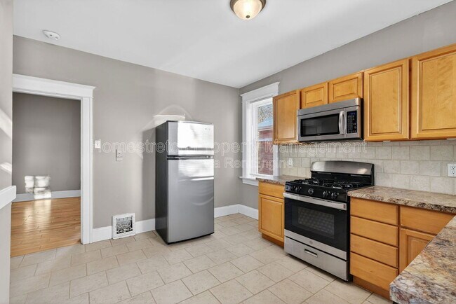 Building Photo - 4762 Alma Ave