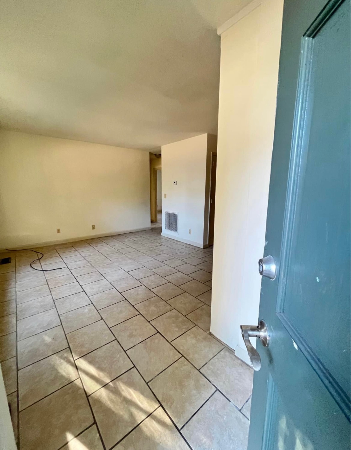 Building Photo - 1421 Wellington Ave