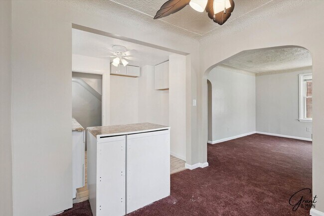 Building Photo - $1400 3 bedroom bungalow