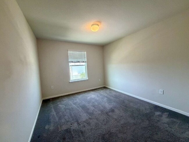 Building Photo - 30561 Gilbern Rd