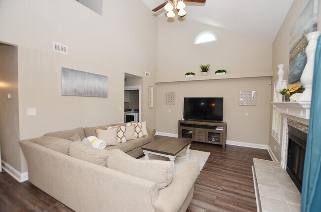 Building Photo - 2133 Las Vegas Trail