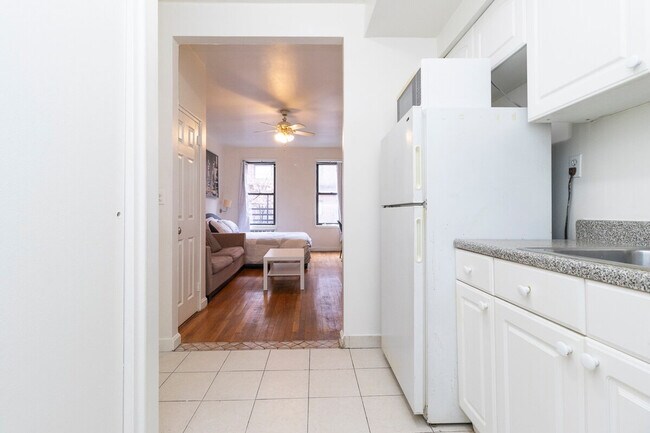 Building Photo - 1566 2nd Ave