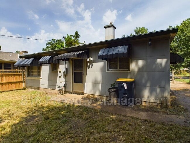 Building Photo - 2813 E Meyer Blvd
