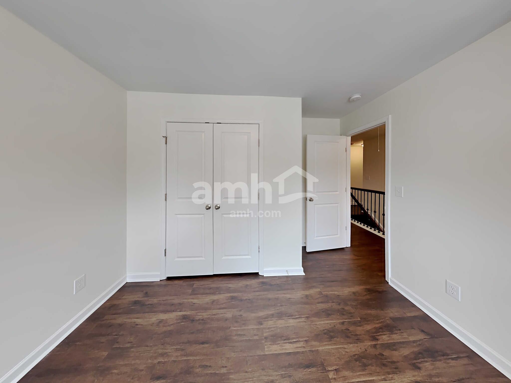 Building Photo - 1522 Balvaird Dr SE