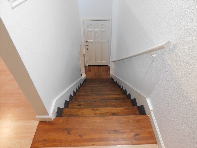 Building Photo - 9200 W Bellfort Ave