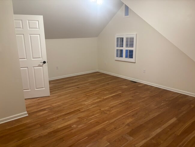 Building Photo - Chatham