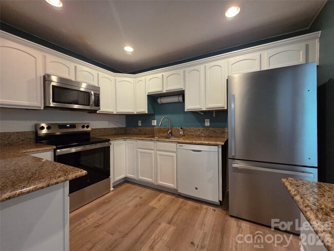 Building Photo - 23 Longbow Ct