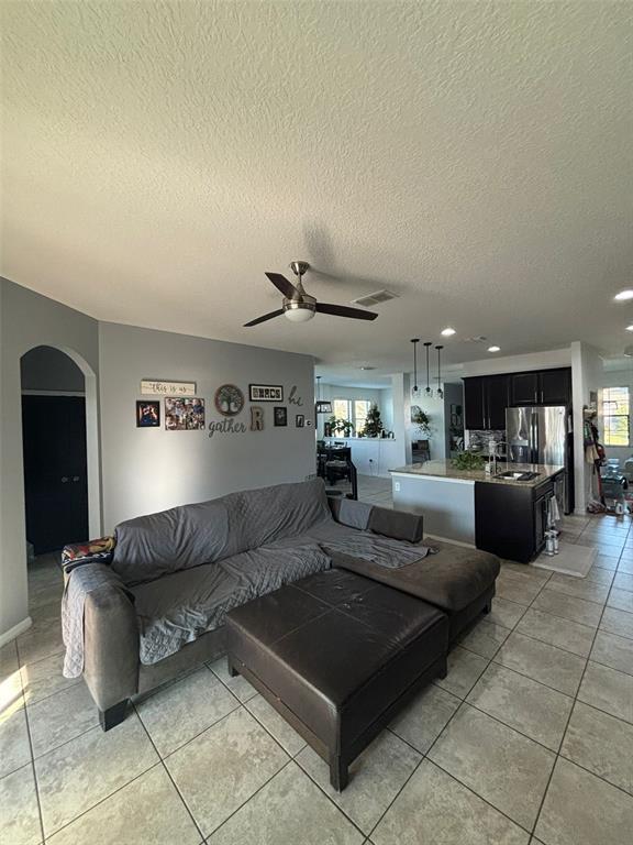 Building Photo - 1000 Vicenza St