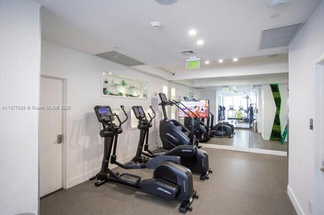 Building Photo - 1100 Biscayne Blvd