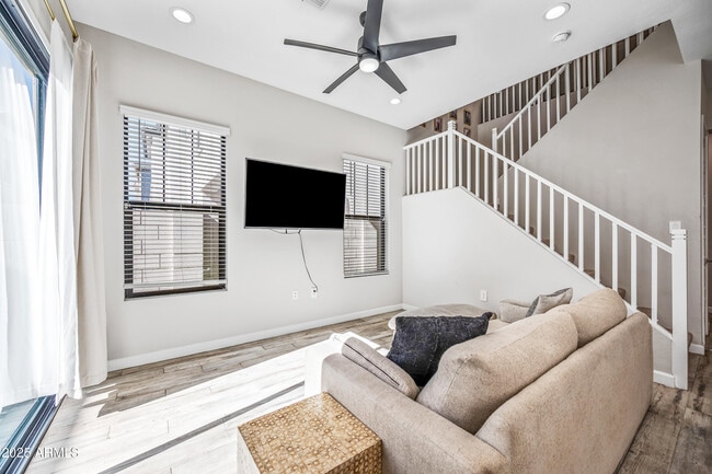 Building Photo - 4827 E Village Dr