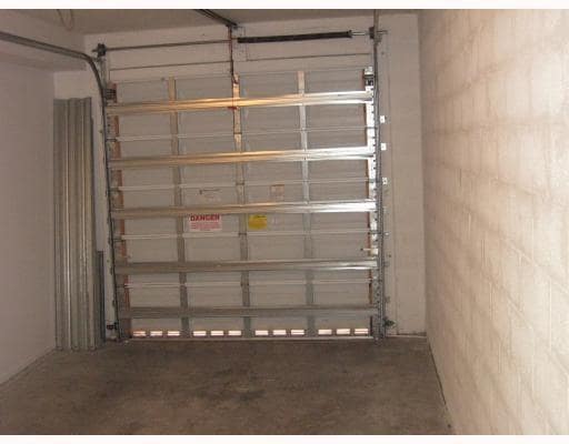 Building Photo - 2421 Centergate Dr