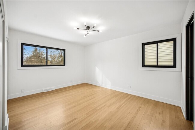 Building Photo - 626 Barberry Rd