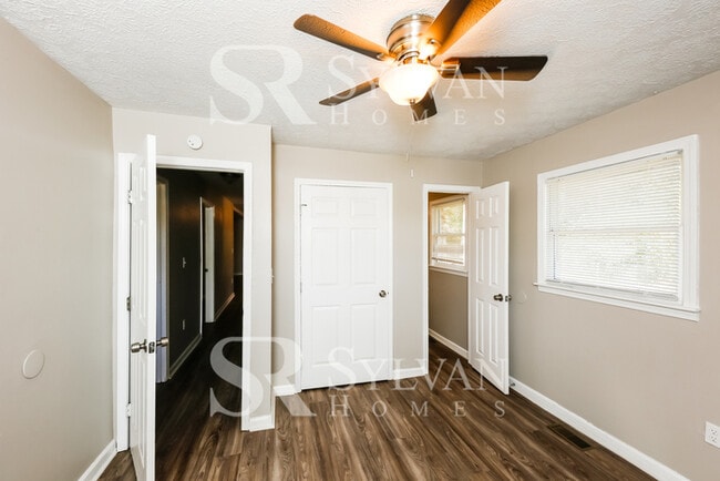 Building Photo - Do not miss out on the incredible opportun...