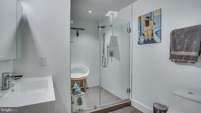 Building Photo - 2003 1st St NW