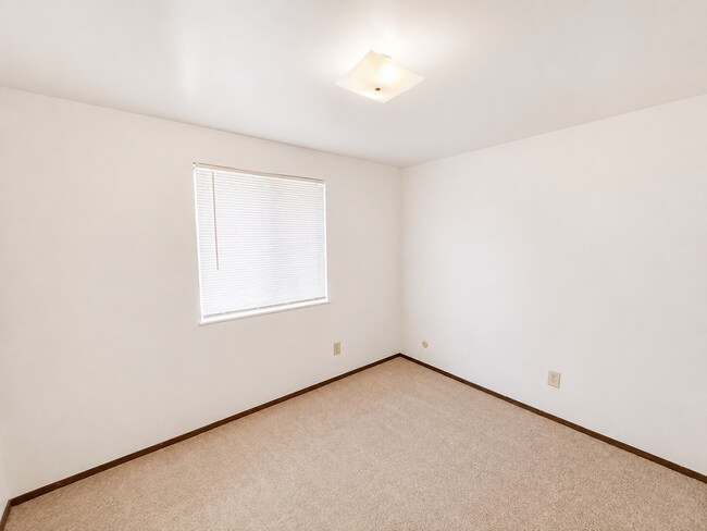 Building Photo - 1704 Antoine Ave