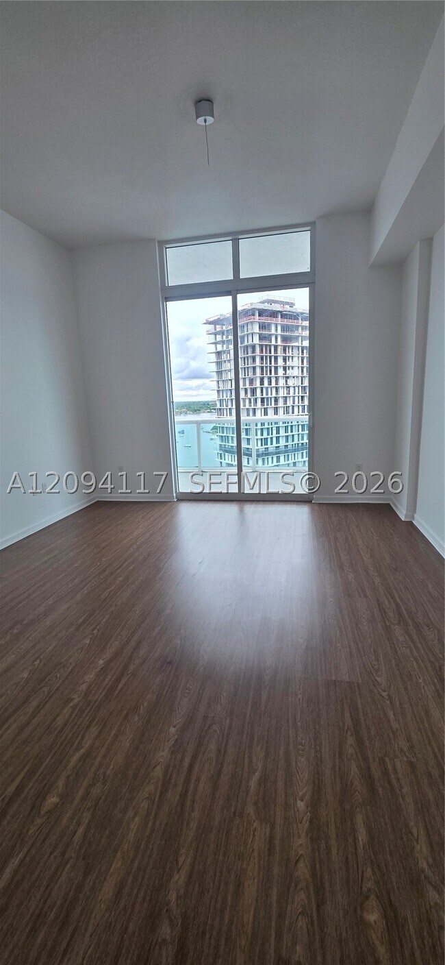 Building Photo - 7900 Harbor Island Dr