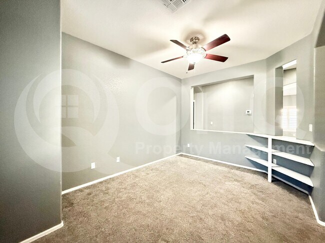 Building Photo - 960 E Chelsea Dr
