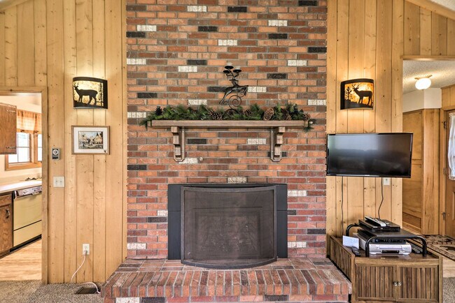 Building Photo - 2334 Carriage Dr