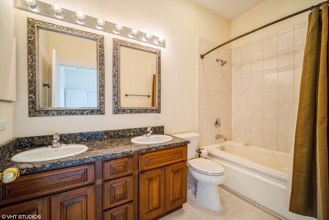 Building Photo - 755 Milwaukee Ave