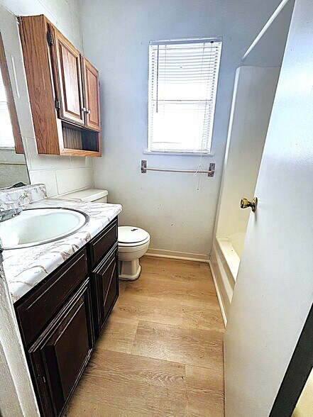 Building Photo - 402 S 2nd St