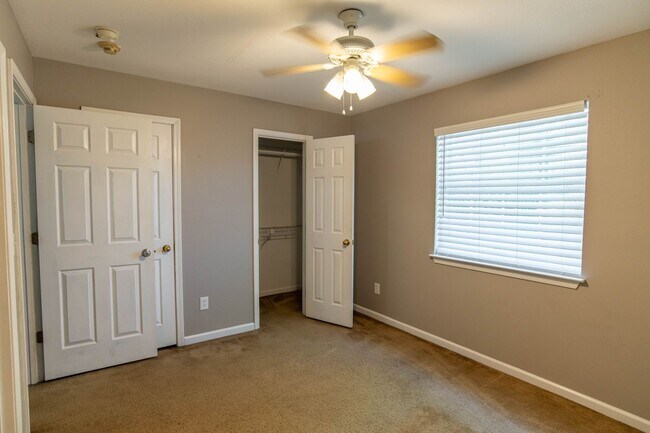 Building Photo - 3 Bed / 3 Bath in The Timbers w/ Ammenities!
