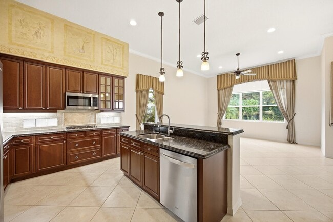 Building Photo - 195 Sedona Way