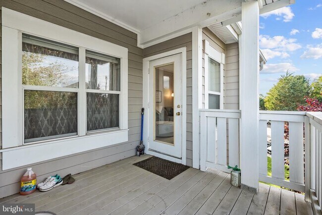Building Photo - 14301 Grape Holly Grove