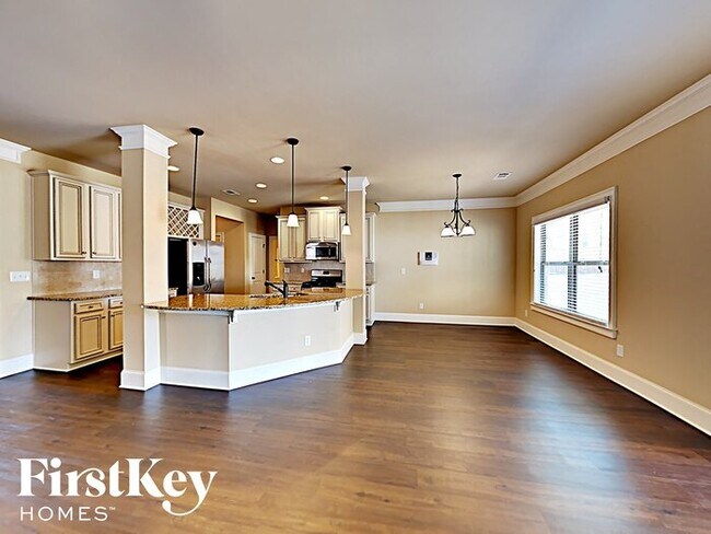 Building Photo - 810 Golden Isles Dr