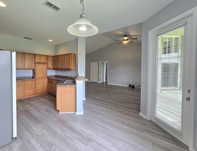 Building Photo - 3840 Serenade Ln