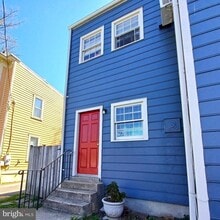 Building Photo - 301 N West St